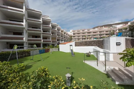 Paloma Beach Apartments Отели рядом с достопримечательностью «Aloe Park»