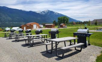 Glacier Acres Guest Ranch
