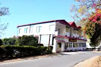 Nature Hike Hotels in Lansdowne