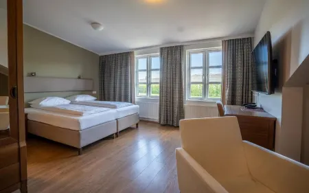 Gistihúsið - Lake Hotel Egilsstadir