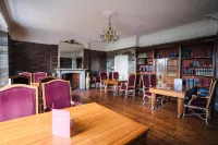 Court Colman Manor Отели в г. Порткол
