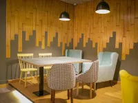 Roomy Signature Hotel, Islamabad Hotels near F-6 Sector