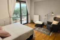 Villa Mirtylla Luxury Retreat w Pool, BBQ and Gym