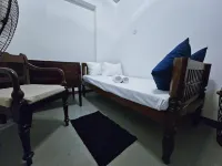 Casa Cayena - Tangalle - parking
