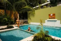 Nautilus Surf & Yoga Villas Santa Teresa - Pools