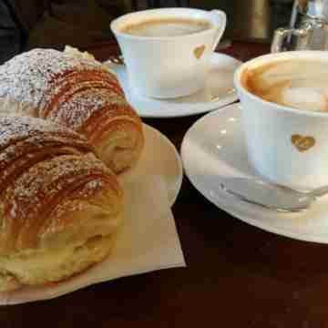 Pompeii Central Home Dining/Meeting Rooms