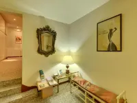 Logis Auberge des Vieux Chenes Hotels in Malemort