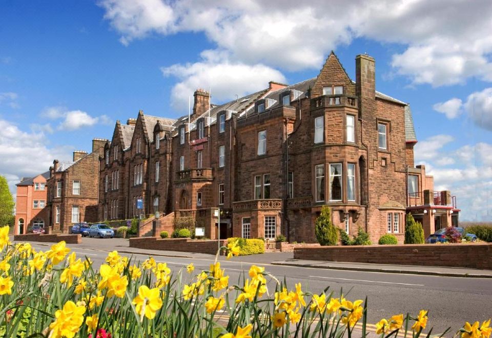 Cairndale Hotel & Spa - Housity