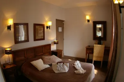Logis Hôtel le Cheval Noir Hotels in Saint-Marcel