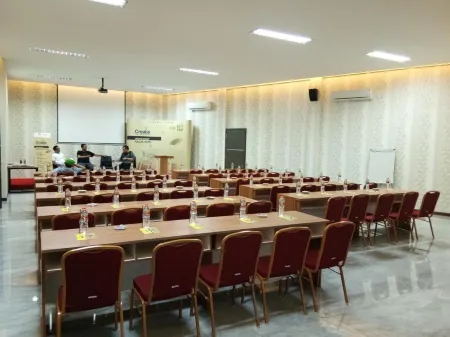 Seventeen Hotel Отели в г. Банда Асех