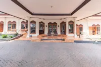 RedDoorz Plus at Wisma Kenanga Sukabumi Hotel a Cikole