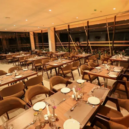 Hotel Saffron Wayanad Отели рядом с достопримечательностью «Пещеры Эдаккал»