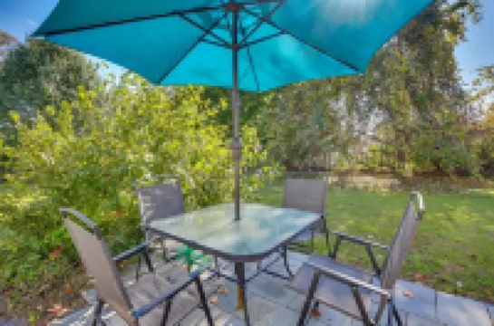 The Peaceful Post Cozy Winter Escape in Kingston