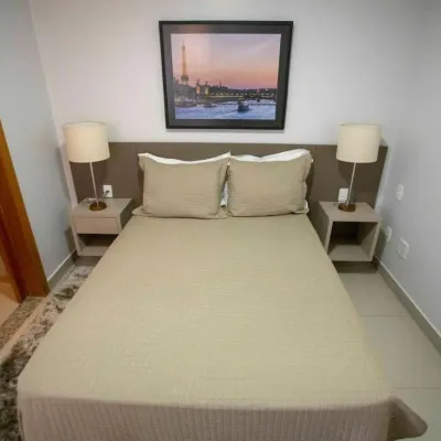 Flat Inteiro Ônix Bueno Hoteles cerca de Plaza T-25
