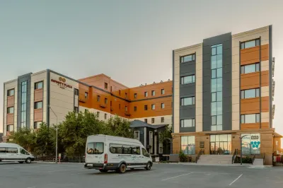 INFINITY PLAZA BLOCK 1 Hotels near Kurmangazy Square