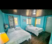Refugio Cariguana Hotels near Cerro Gaital