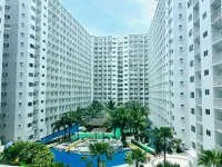 Shore Residences by Premier Suites - Pools