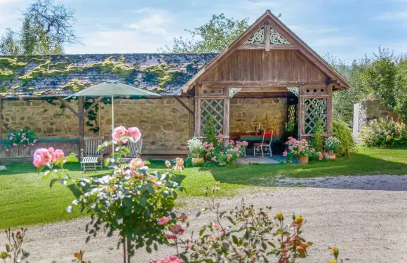 裏騰格拉本城堡宮農家樂