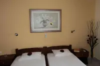Almini Apartments Hotels in Plataria