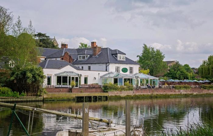 Waveney House Hotel
