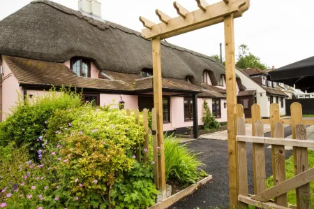 The Anvil Inn Отели в г. Четл