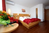 City-Hotel Modling