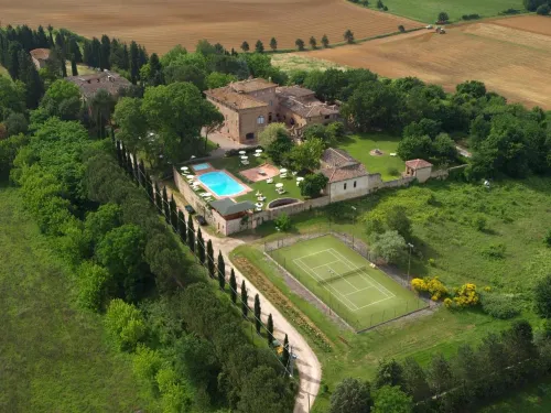 Borgo San Lorenzo a Linari فنادق في San Rocco a Pilli