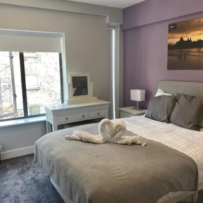 Madison House Hoteles cerca de Catedral de Galway
