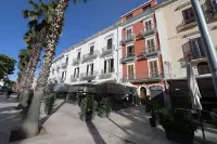 Bari LandLord 71 - Central Rooms & Apartment