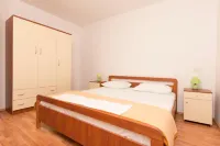 Apartments Frane