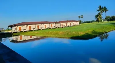 111 Resort and Spa Hotel dekat Wat Sra Noen Phra Ram