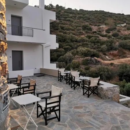 Heliopetra Sea View Studios