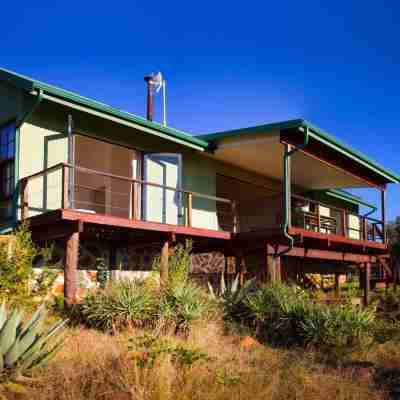 Three Tree Hill Lodge Hotel Exterior