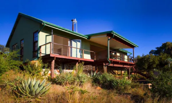 Three Tree Hill Lodge