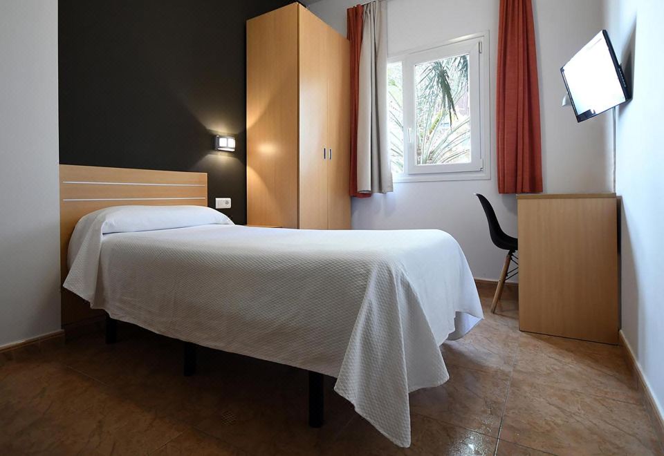 El Camí Hotel - Housity
