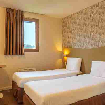 Kyriad Chantilly Rooms