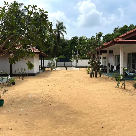 Summer Wave Guesthouse and Kite School