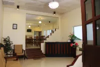 Blackwood Hotel and view bungalow