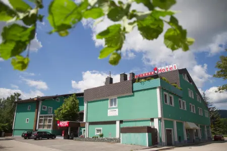 Gastwirtschaft & Hotel Holzinger Отели в г. Баден