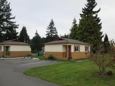 Skylite Motel Отели в г. Nanaimo E