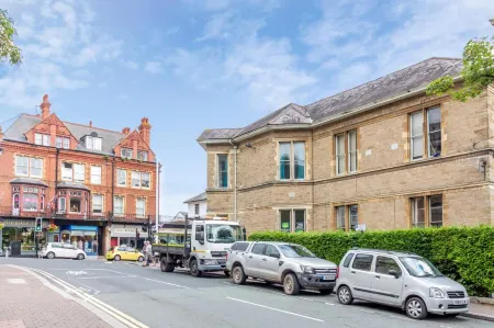 Host & Stay - Club Chambers