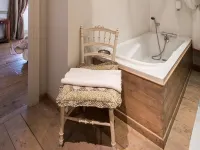 Château des Marcilly Talaru Hotels in Montverdun