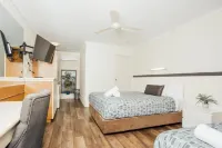 Billabong Lodge Motel Hotels in Mundingburra