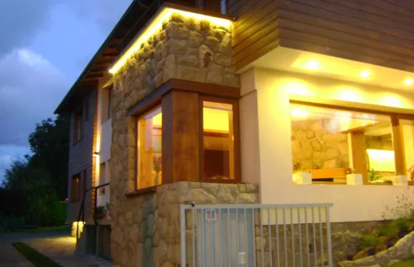 安圖庫巖酒店