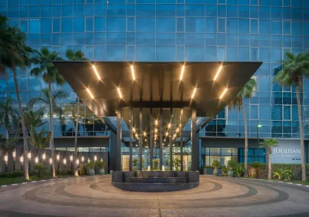 Joudyan Red Sea Mall Jeddah by Elaf Отели рядом с достопримечательностью «Al Rahmah Mosque»