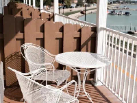 West Bank Inn Hotels in Celina