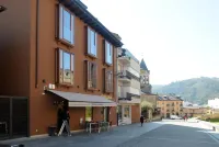 Apartamentos TURÍSTICOS Guiana 蓬費拉達站附近的飯店