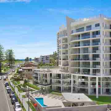 The Garland at Rainbow Bay Hotel Exterior