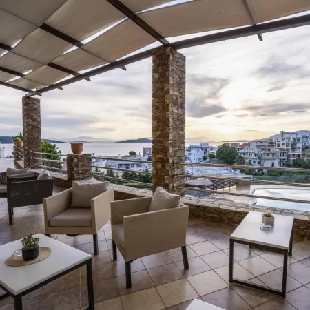 Evia Hotel & Suites