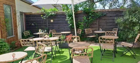 Hotel des Iris Отели в г. Л'Иль-Адам